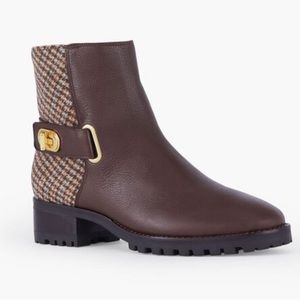 Leather NWT Equestrian Old Money Brown Ankle Riding Boots Size 8.5 Lug Sole